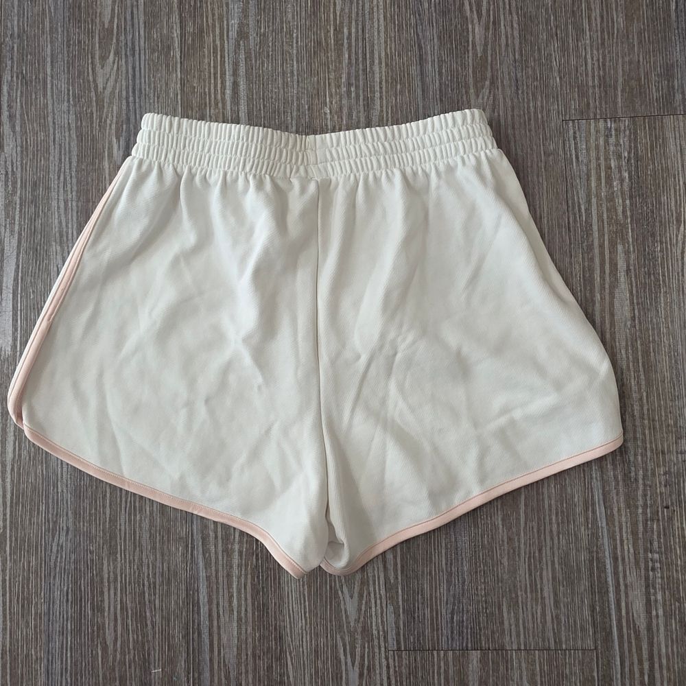 Adidas Fashion Graphics Floral Shorts Fleece Cream Tan IS3869 Women's Small S - Picture 7 of 7